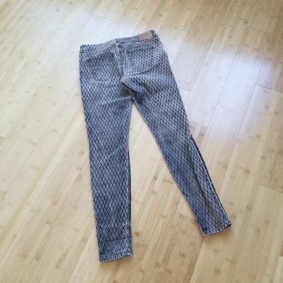 🌸 True Religion Halle Mojave Snake Print Cropped Skinny Jeans Pants Size 28 - Picture 6 of 6